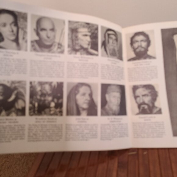 Vntage Souvenir Program THE TEN COMMANDMENTS MOVIE BOOK 1956 Charlton He… - Picture 8 of 8